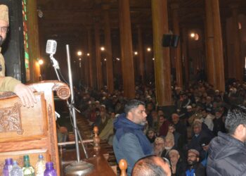 میرواعظ عمر فاروق نے عدالت کے حکم پر مذہبی مقامات کے سروے کی مذمت کی، نتائج کا انتباہ دیا