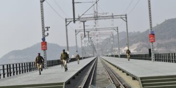 جموں کشمیر، دنیا کے بلند ترین ریلوے پل پر فورسز کی سیکورٹی مشق