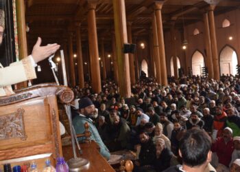 سڑک حادثات کی روک تھام کے لیے موثر اقدامات کی ضرورت: میرواعظ کشمیر