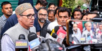 ریاست کی بحالی کا وعدہ پورا کیا جائے اور مسلمانوں کو نشانہ بنانے سے گریز کیا جائے: عمر عبداللہ