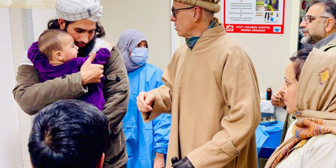 وزیر اعلیٰ کا بون اینڈ جوائنٹ اور چلڈرن ہسپتال کا اچانک دورہ