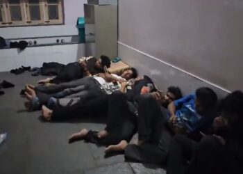 میرواعظ نے سیاحوں کے لیے گھروں اور مساجد کو کھولنے پر کشمیریوں کی ستائش کی
