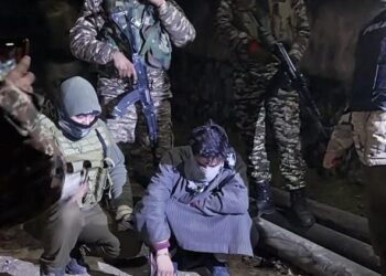شمالی کشمیر میں تین مشتبہ افراد اسلحہ و گولہ بارود سمیت گرفتار: فوج