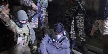 شمالی کشمیر میں تین مشتبہ افراد اسلحہ و گولہ بارود سمیت گرفتار: فوج