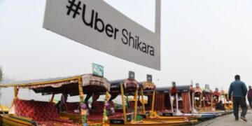 اوبیر نے جھیل ڈل میں شکارا سے لطف اندوز ہونے کی خاطر آن لائن سروس کا آغاز کیا